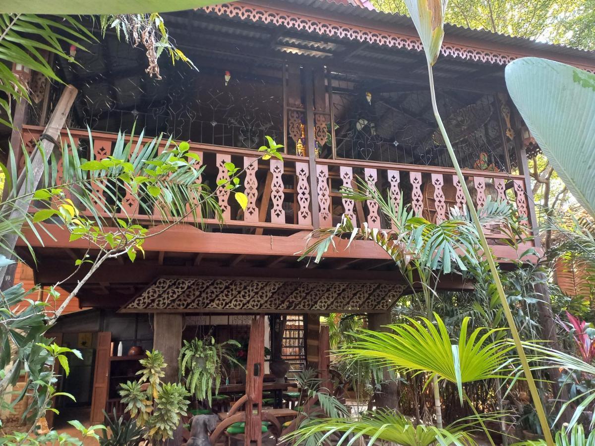 Teak House Chiang Mai Hotel Exterior photo