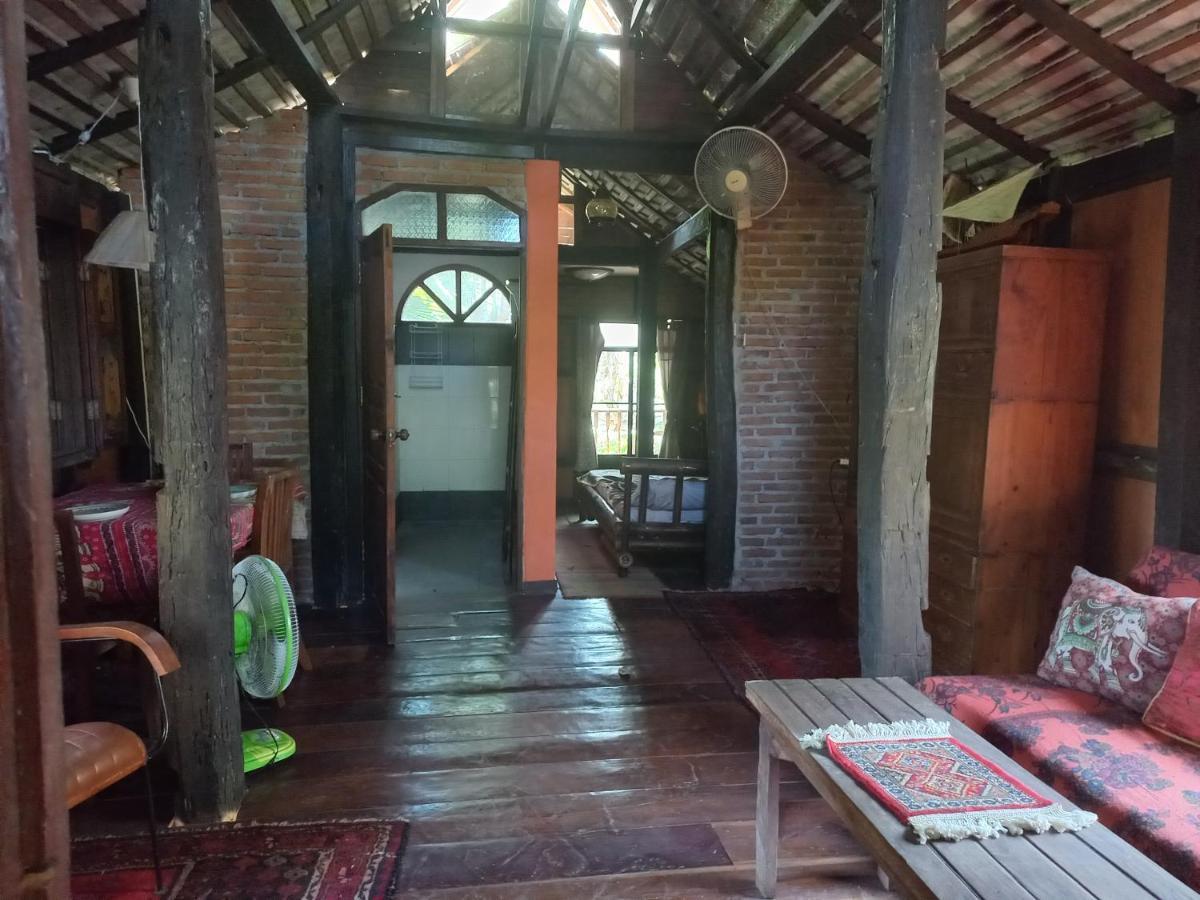Teak House Chiang Mai Hotel Exterior photo