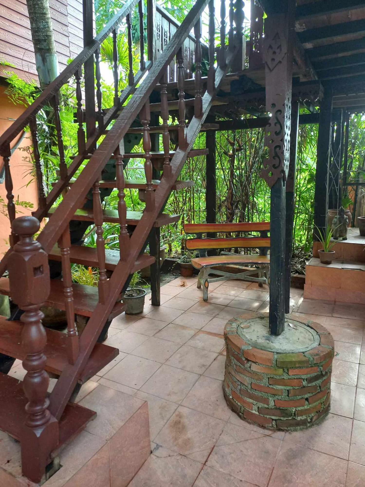 Teak House Chiang Mai Hotel Exterior photo
